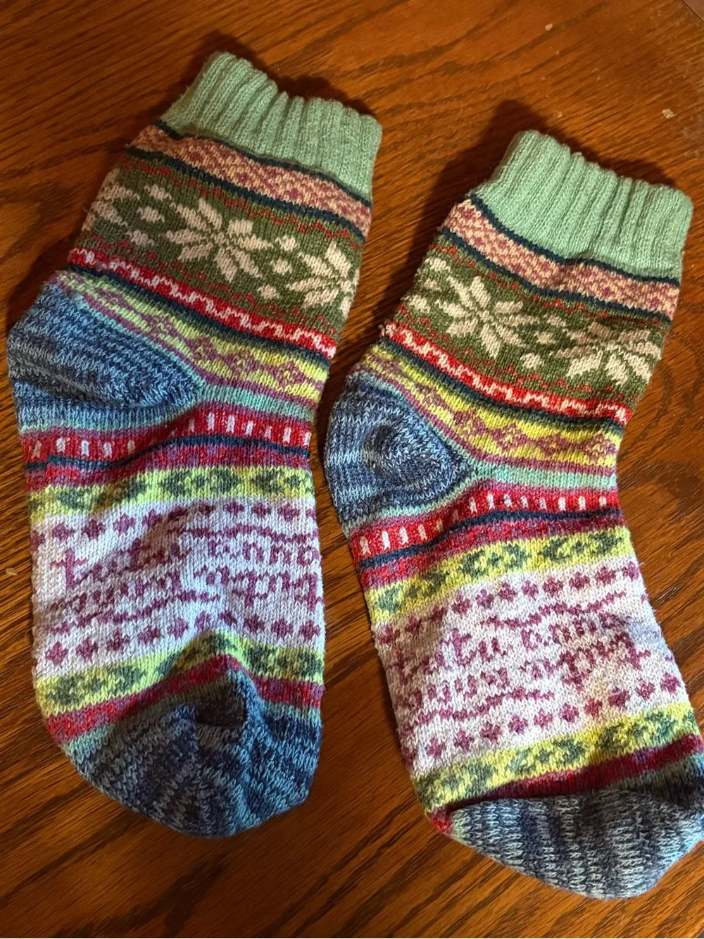 10 pairs of multi colored striped socks, women’s sz medium